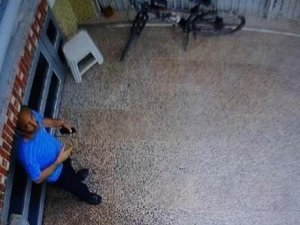 Bina önündeki bisikleti böyle çaldı
