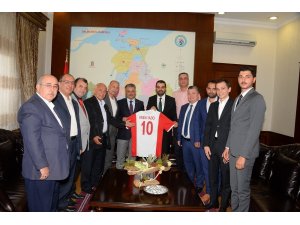 Balıkesirspor yönetimi Vali Yazıcı’yı ziyaret etti