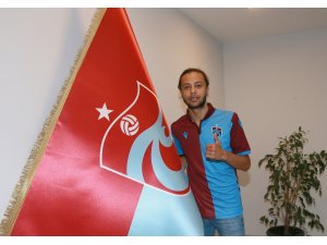 Trabzonspor, Taha Tunç için imza töreni düzenledi