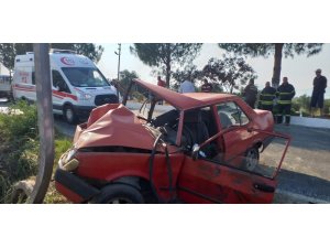 Otomobil trafik levhasına çarptı; 1 ölü 5 yaralı