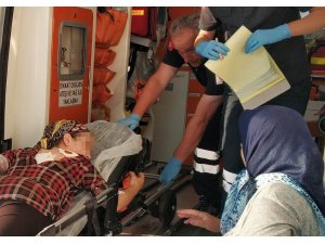 Sırtına saplanan bıçakla hastaneye kaldırıldı