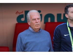Mustafa Denizli’nin takımı Traktör Sazi, Erzurum’da kamp yapacak