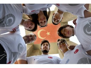 Yelkencilerden Çanakkale Şehitler Abidesi fotoğrafıyla dünya üçüncülüğü