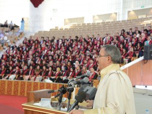 SÜ Tıp Fakültesi 12. dönem mezunlarını verdi