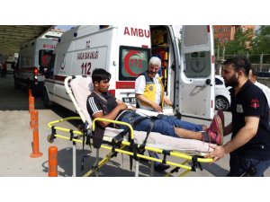 Siirt’te tarım aracı devrildi: 2 yaralı