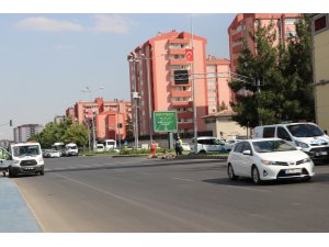 Diyarbakır'da trafik kazasında anne ve oğlu yaralandı