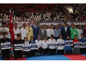 Türkiye Ümit, Genç ve U21 Karate Şampiyonası’nın resmi açılışı yapıldı
