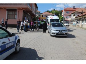 Otomobilin çarptığı çocuk yaralandı