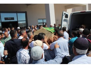 Mezuniyetten dönerken kazada ölen aynı aileden 2’si defnedildi