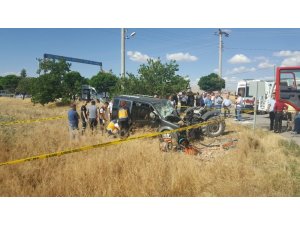 Kahramanmaraş’ta hafif ticari araçla traktör çarpıştı: 2 ölü, 1 yaralı