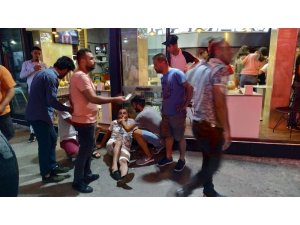 Yüzlerce turistin gözü önünde silahlar konuştu: 1 yaralı