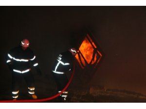 Tekstil atölyesi alev alev böyle yandı