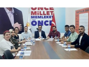 AK Parti Kemalpaşa’da gençlik kolları yeni yönetimi belirlendi