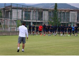 Shkupi Teknik Direktörü Ümit Karan, kamp için Bolu’da