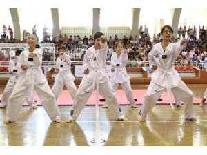 Aydın İl Spor Merkezine görkemli açılış