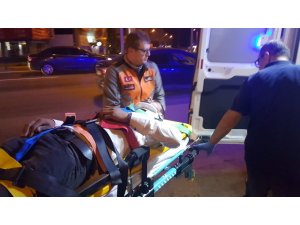 Karşıya geçmek isterken minibüsün altında kaldı