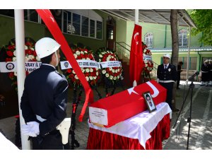 Kanserden yaşamını yitiren polis memuru toprağa verildi