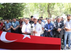 Kansere yenik düşen polis memuru son yolculuğuna uğurlandı