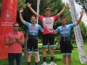 Ahmet Örken'den çifte şampiyonluk