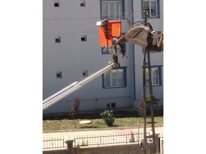 Elektrik akımına kapılan işçi yaralandı