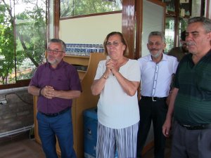 Nevin öğretmen 47 yıl sonra öğrencileriyle buluştu