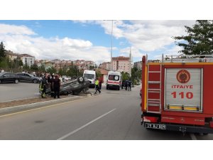 İki otomobil çarpıştı: 8 yaralı