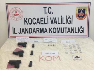 Kocaeli’de jandarma ekiplerinden uyuşturucu tacirlerine darbe
