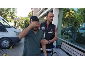 FETÖ’den aranan şahıs teslim oldu