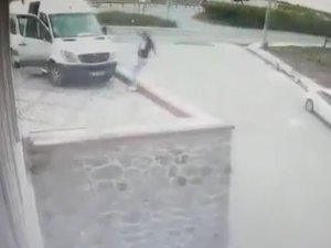 Görülmez kaza güvenlik kamerasına yansıdı