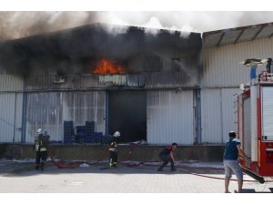 Toptancı Halinde Çıkan Yangın Korkuttu