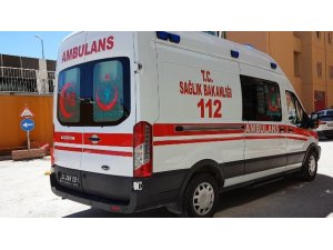 Erzurumlu ailenin içerisinde bulunduğu otomobil şarampole uçtu: 1 ölü, 4 yaralı