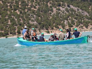 Amatör olta tutkunları, Beyşehir Gölü'nde buluştu