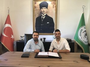1922 Konyaspor'da ilk imza Ahmet Önay'dan