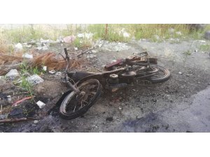 Yanan motosikleti itfaiye söndürdü