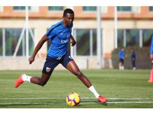 Bernard Mensah sezonu açtı