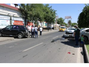 Diyarbakır’da zincirleme trafik kazası: 3 yaralı