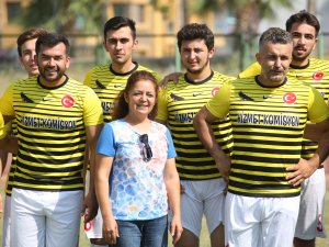 Mahalle takımının taktiği kadın muhtardan