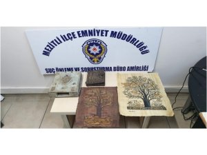 Mersin’de tarihi eser ’İncil’ ele geçirildi