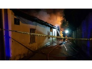 Nazilli’de yanan evde meydana gelen patlamalar panik oluşturdu: 2 yaralı