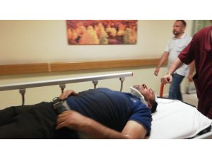 Kafasına sac düşen işçi yaralandı