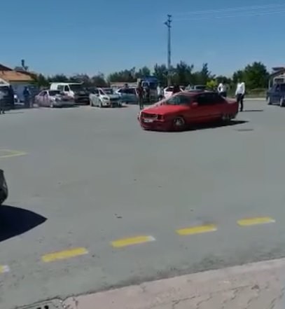 Düğün konvoyunda "drift" yapan sürücülere para cezası