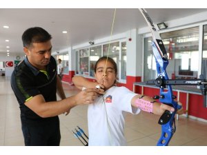 Türkiye şampiyonasında derece elde eden okçuların hedefi milli takım