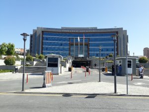 İstanbul Bölge İdare Mahkemesinde intihar