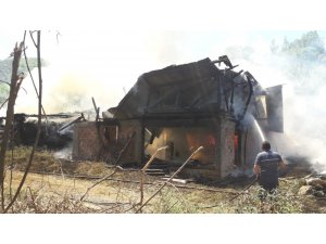 Tokat’ta 3 ahır küle döndü