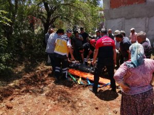 Devrilen traktörün altında can pazarı