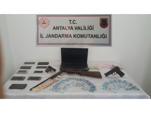 Antalya’da jandarma suç çetesini çökertti: 9 gözaltı