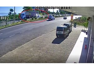 Manisa’da bir aileyi yok eden kaza anı güvenlik kamerasında