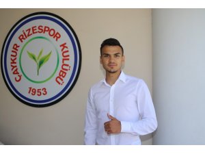 Çaykur Rizespor, Atakan Akkaynak ile anlaştı