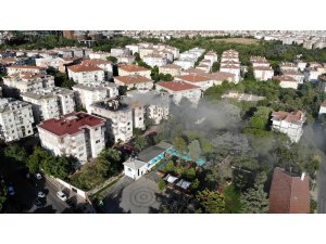 Üsküdar’daki çatı yangını havadan görüntülendi