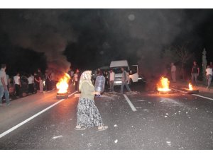 Diyarbakır’da suların akmadığını iddia eden vatandaşlar, şehirler arası yolu trafiğe kapattı